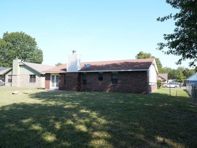 Building Photo - 3 Bedroom Sapulpa Home, Ready For Immediat...
