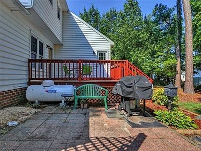 Foto del edificio - 3 Bed 2.5 bath Deer Run Subdivision-Chesterfield