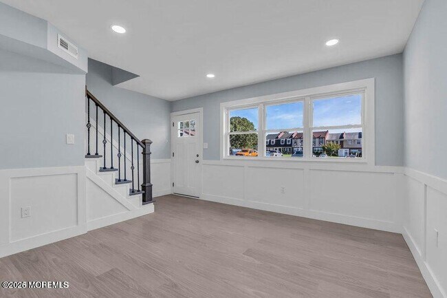 Foto del edificio - 131 Briar Mills Dr