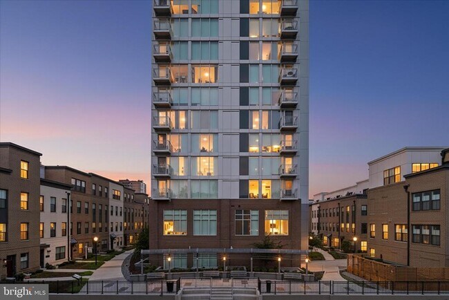 Foto del edificio - 925 N Fairfax St