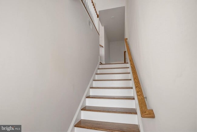 Building Photo - 3421 St Robin Ln