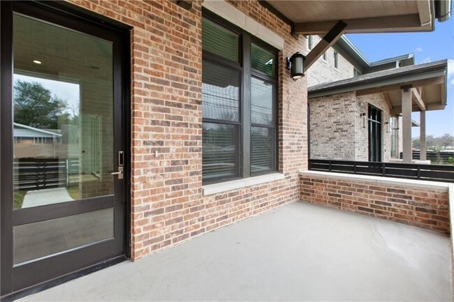 Building Photo - 4020 Diligence Dr