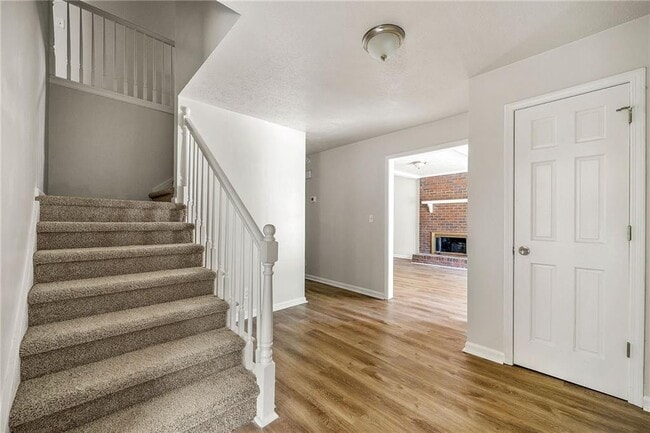 Building Photo - 208 S Rockborough Ct