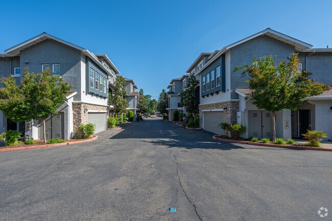 Building Photo - Blairwood Condominiums