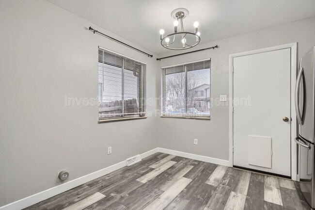 Foto del edificio - 401 W Bates Ave