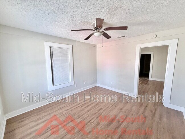 Foto del edificio - 2263 Hunter Ave