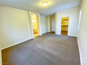 Building Photo - 290 Tayman Park Ave