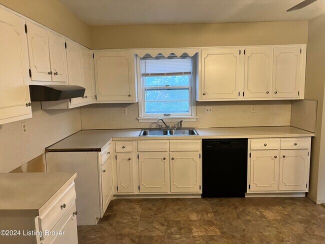 Foto del edificio - 5508 Fruitwood Dr