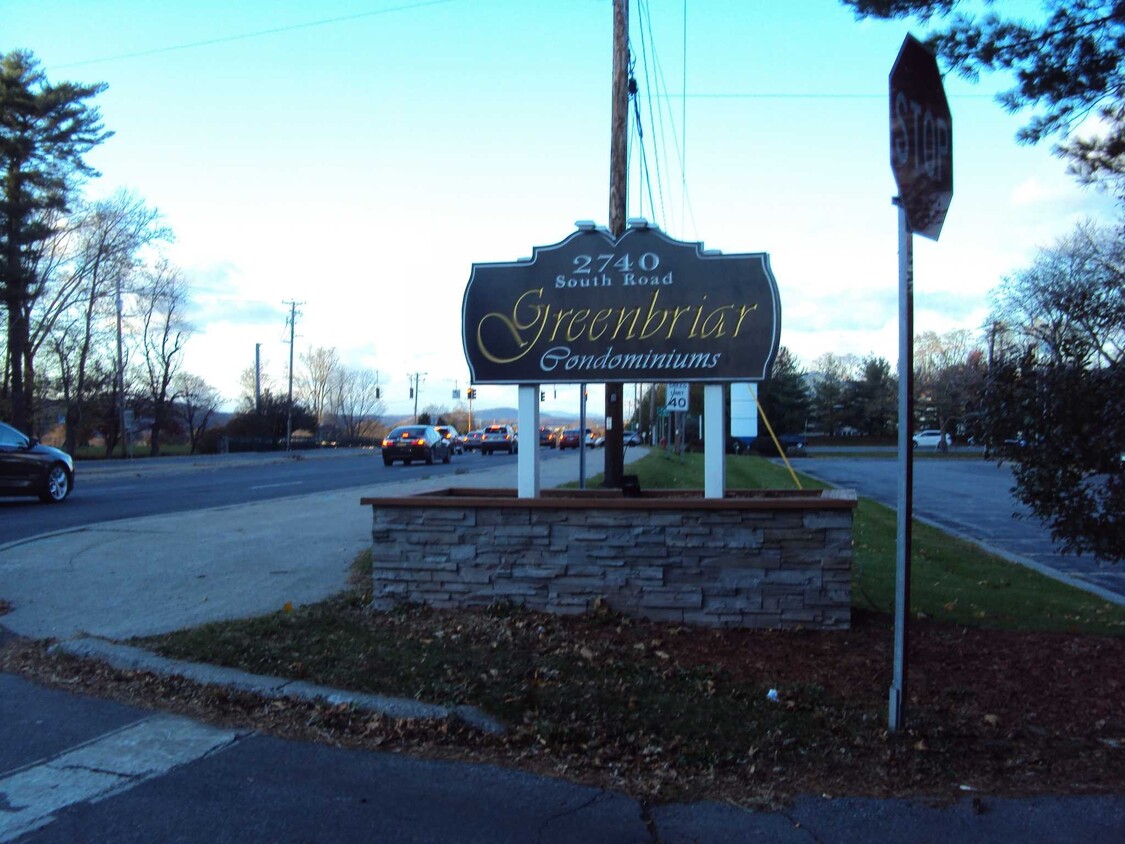 Primary Photo - 2740 South Rd