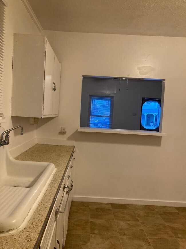 Foto del edificio - 2 bed / 1 bath house