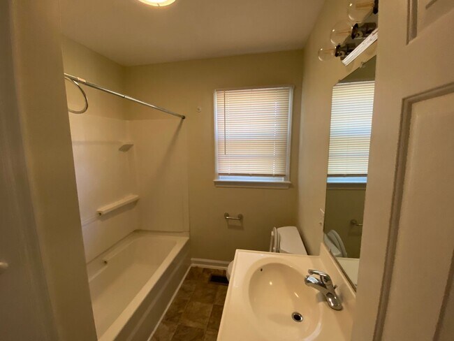 Building Photo - 4128