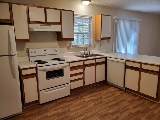 Foto del edificio - 2 Bedroom, 1 bath apartment Upstairs Unit