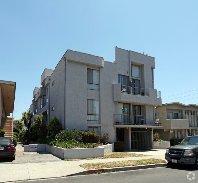 Foto principal - 1558 Brockton Ave
