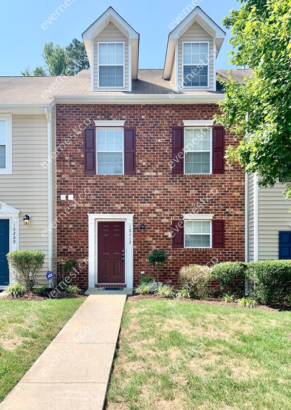 Foto principal - 10213 Sarah St
