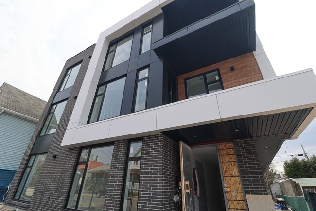 Building Photo - 174 Ethel St