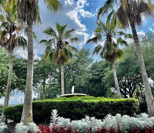 Foto del edificio - 821 Arbor Lakes Cir