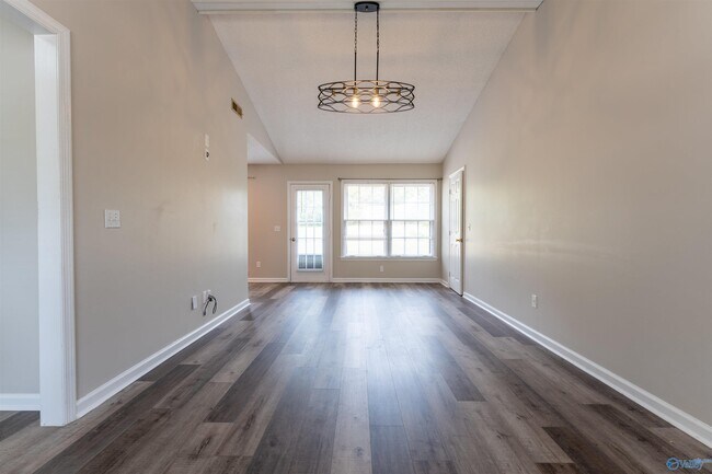 Foto del edificio - 107 Bridgestone Dr NE