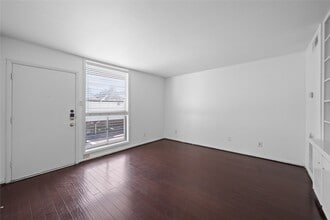 Building Photo - 5123 Del Monte Dr