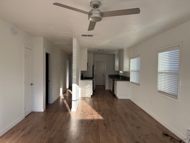 Photo - Beautifully Updated 2/2 Duplex - 4033 Miller Way Townhome