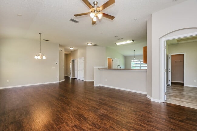 Building Photo - 11505 Oaklawn Rd