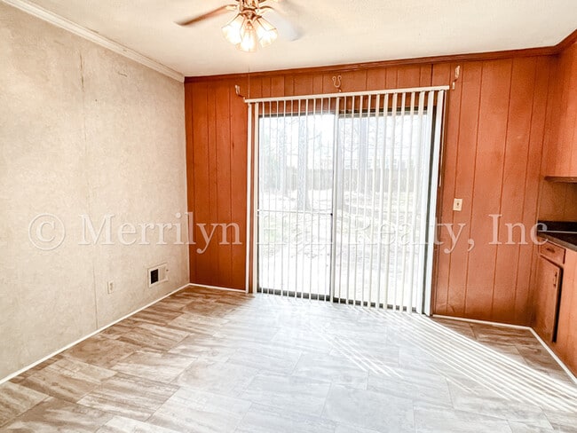 Foto del edificio - 225 Stirlington Rd