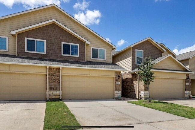 Foto del edificio - 17021 Wilthorne Gardens Ct