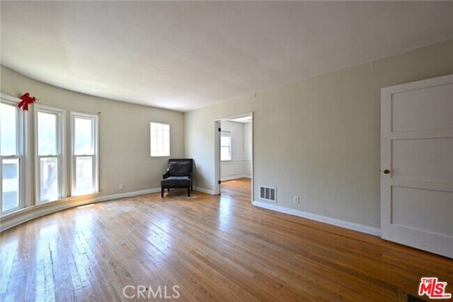 Foto del edificio - 11061 Ohio Ave Ave