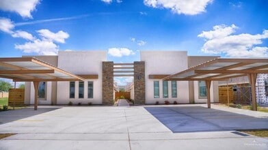Building Photo - 1402 Coyote Hls