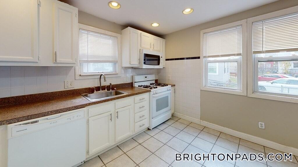 Foto principal - 22-24 Kelley Ct.