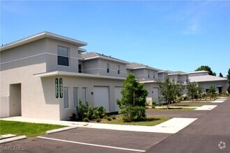 Building Photo - 16550 Bent Palms Cv