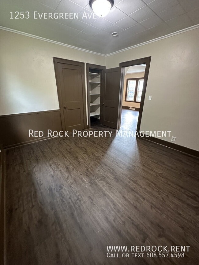 Foto del edificio - 1253 Evergreen Ave