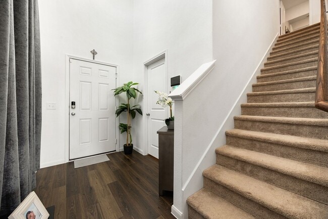 Building Photo - 25927 Chicory Dr