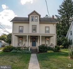 Building Photo - 11 Maple Ave