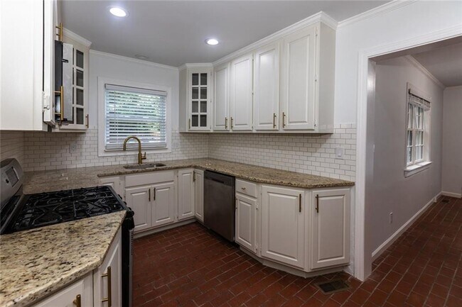 Foto del edificio - 1311 Roxboro Dr NE