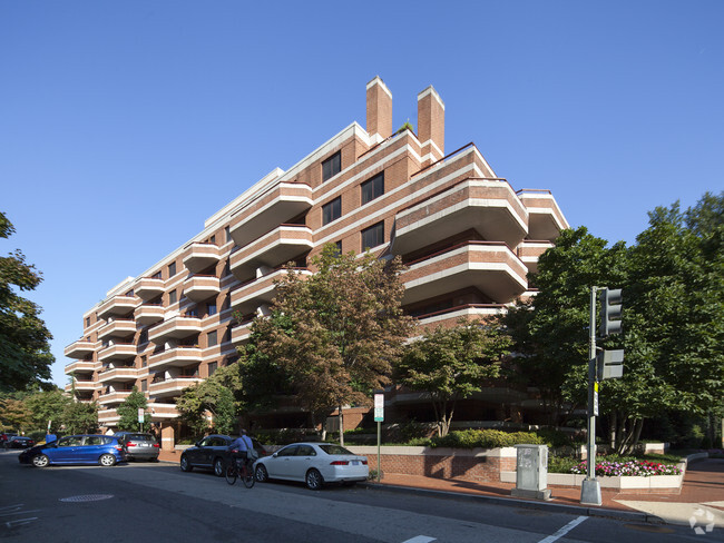 Primary Photo - Emerson House on the Park