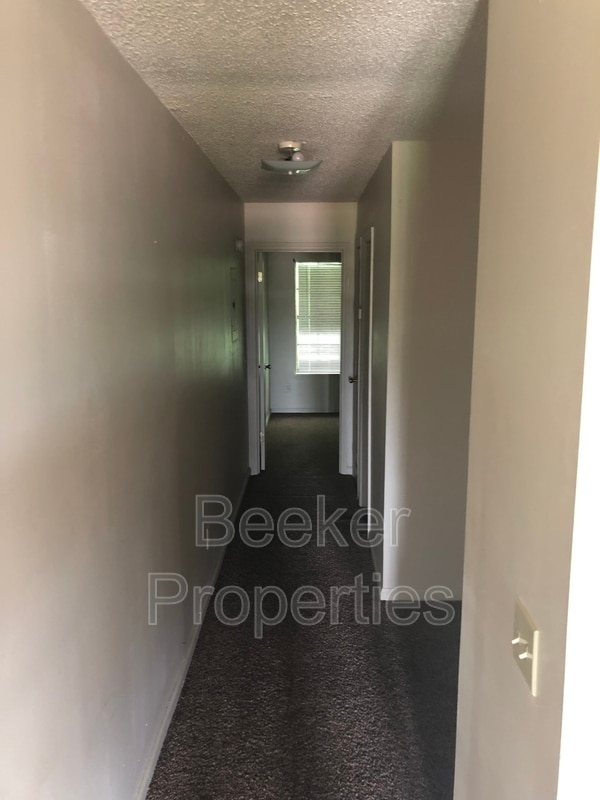 Building Photo - 2725 43rd Ave