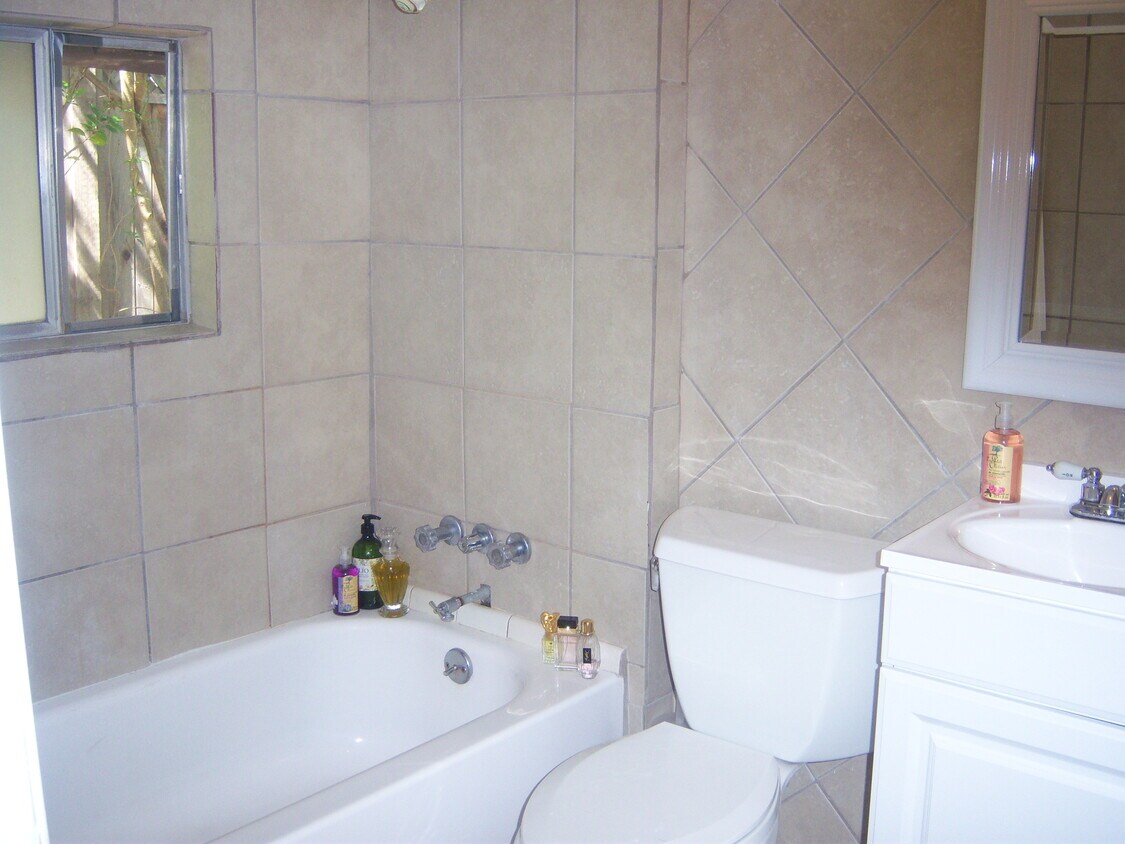 Foto del edificio - 8163 Arthur St