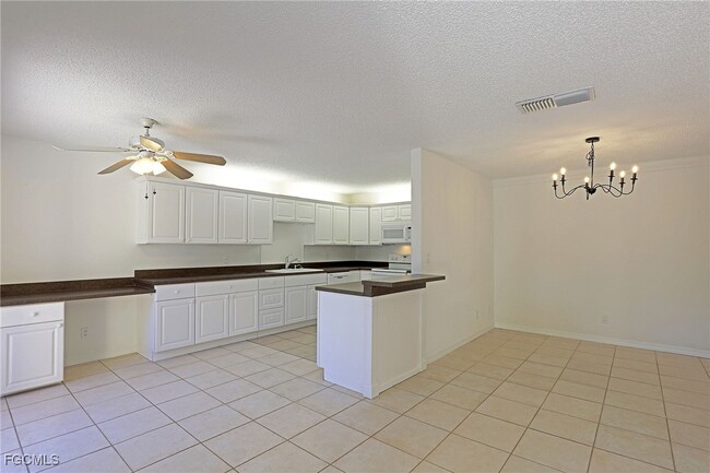 Foto del edificio - 12341 Woodrose Ct