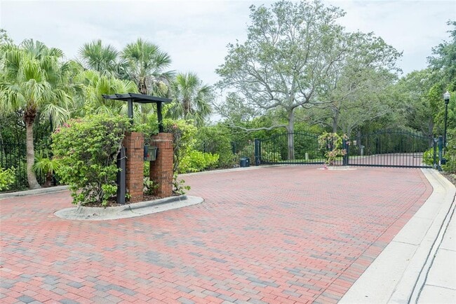 Foto del edificio - 2876 Bayshore Trails Dr