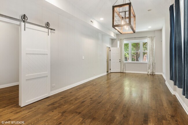 Foto del edificio - 854 N Paulina St