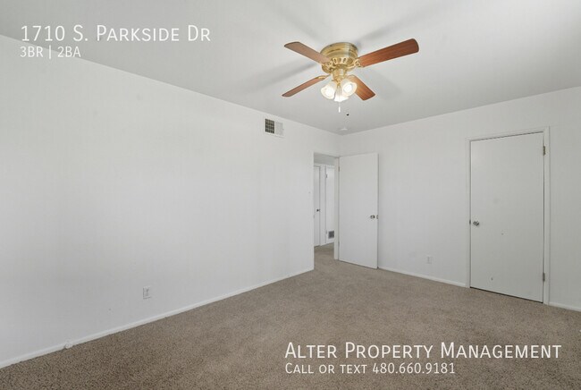 Foto del edificio - 1710 S Parkside Dr