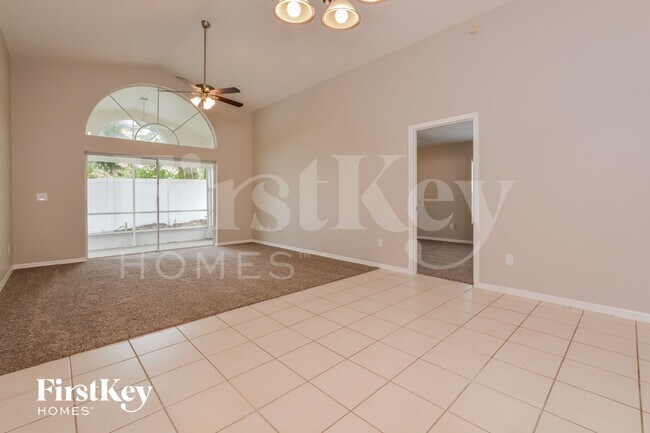 Building Photo - 1019 E Pebble Beach Cir