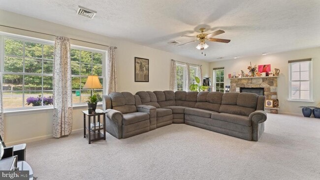 Foto del edificio - 152 Granite Rd