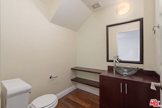Foto del edificio - 4428 Fulton Ave