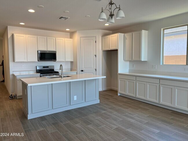 Foto del edificio - 10522 S 56th Ln