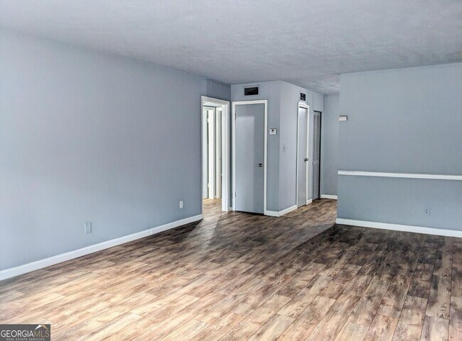 Building Photo - 3445 Almand Dr