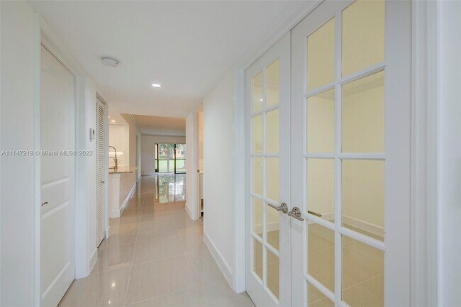 Foto del edificio - 15450 Pembridge Ave