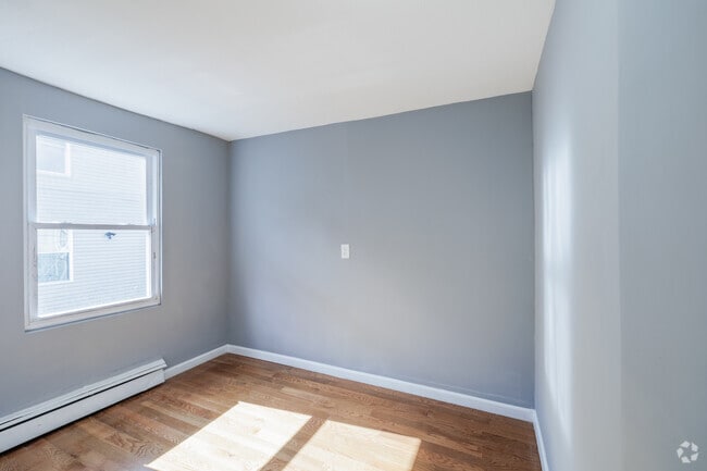 2 habitaciones, 1 baño - 400 pies cuadrados - Dormitorio - 42-52 Essex St