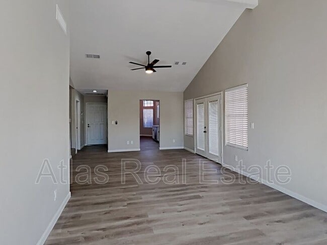 Building Photo - 609 S Danyell Dr