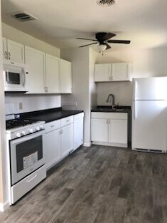 Kitchen pic 1 - 314 Edgeknoll Ln